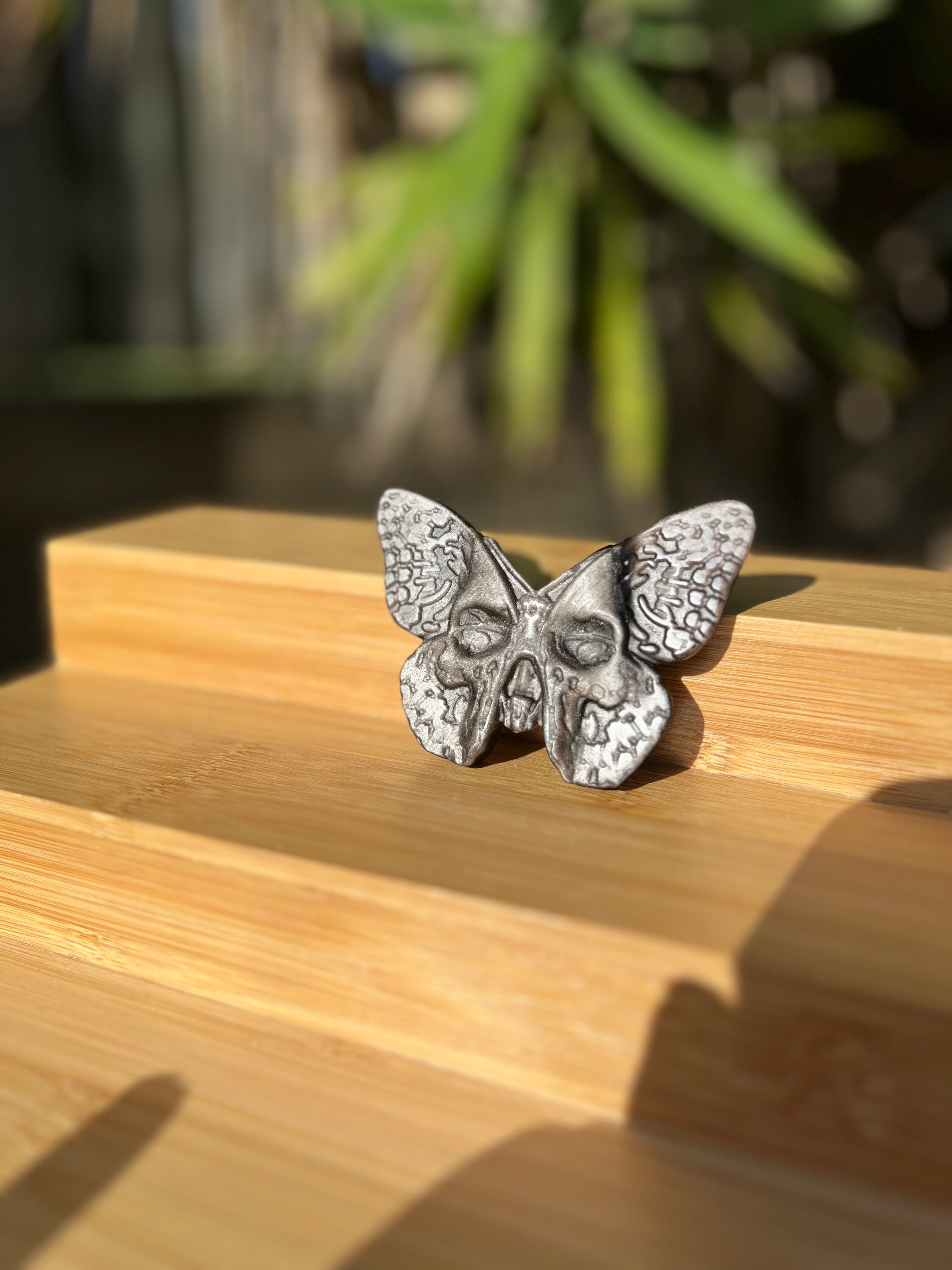Silver Sheen Obsidian Death Head Moth 1