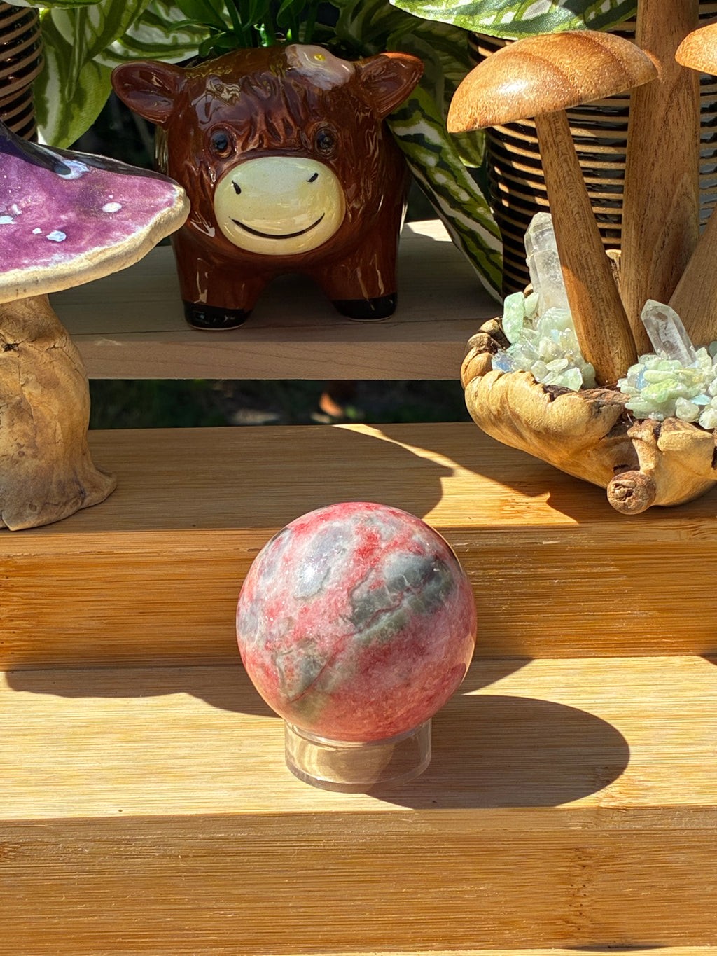 Thulite with epidote sphere