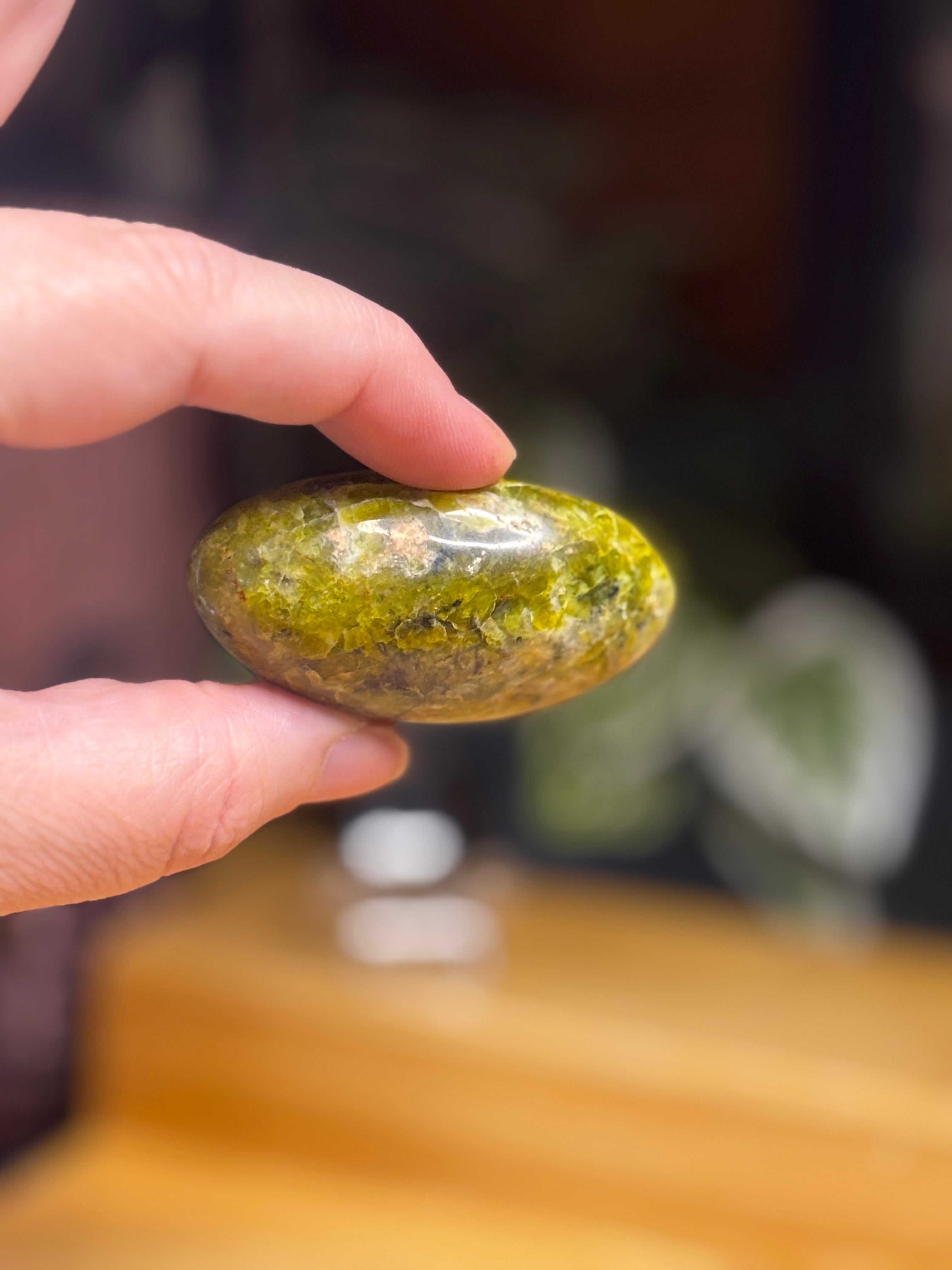 Green Opal Oval Palm Stone
