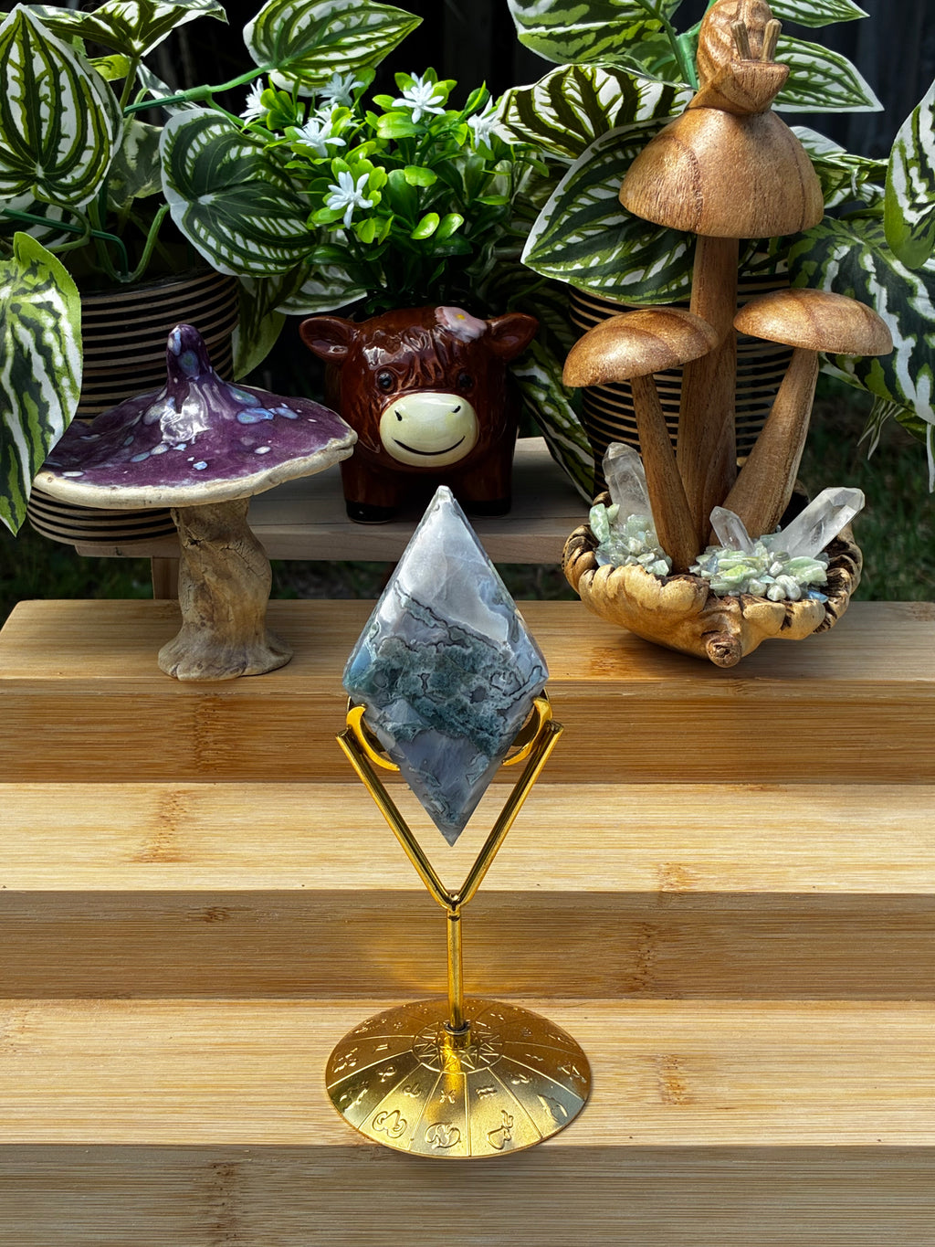Moss Agate Rhombus w/Stand