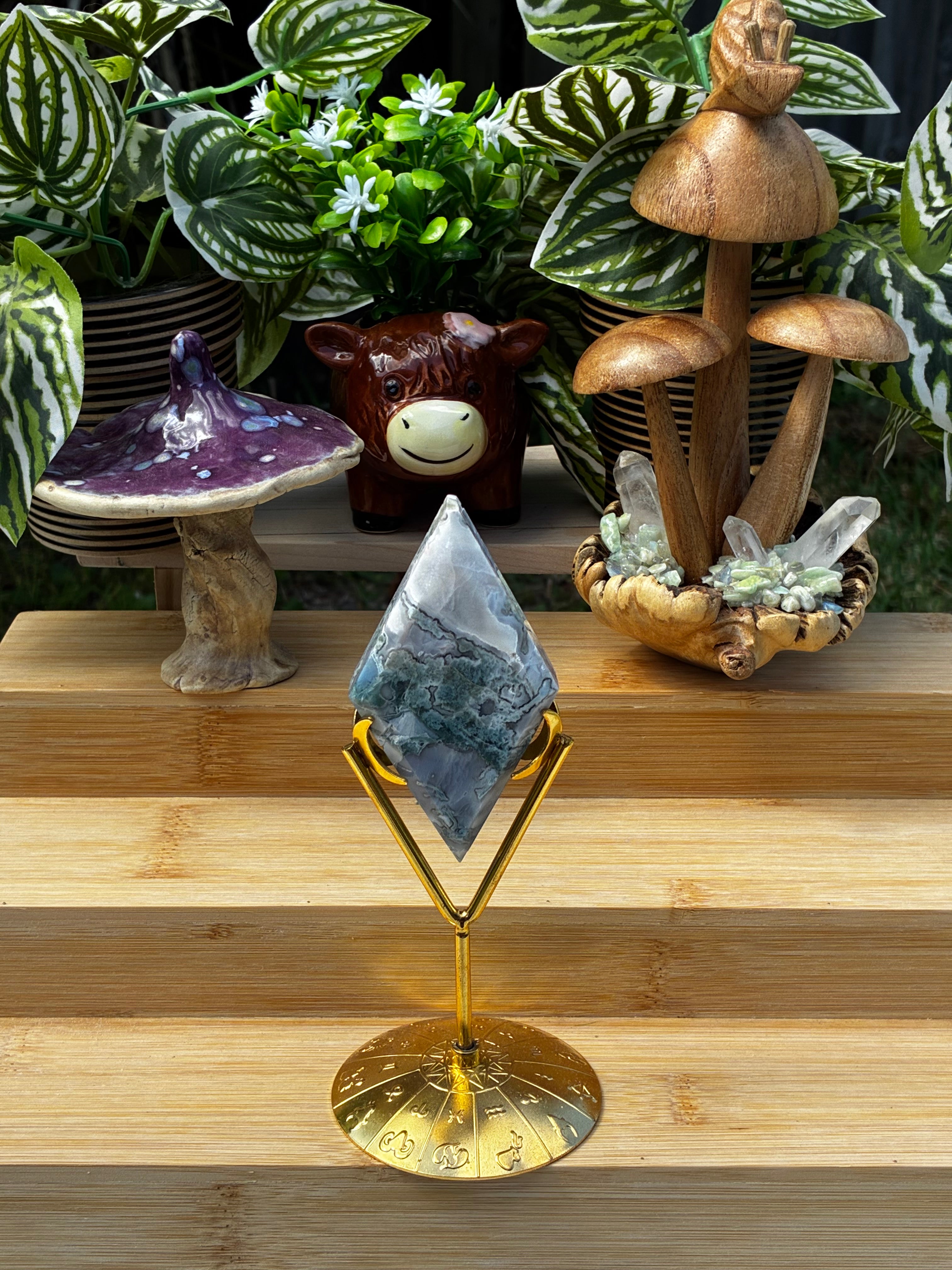 Moss Agate Rhombus w/Stand
