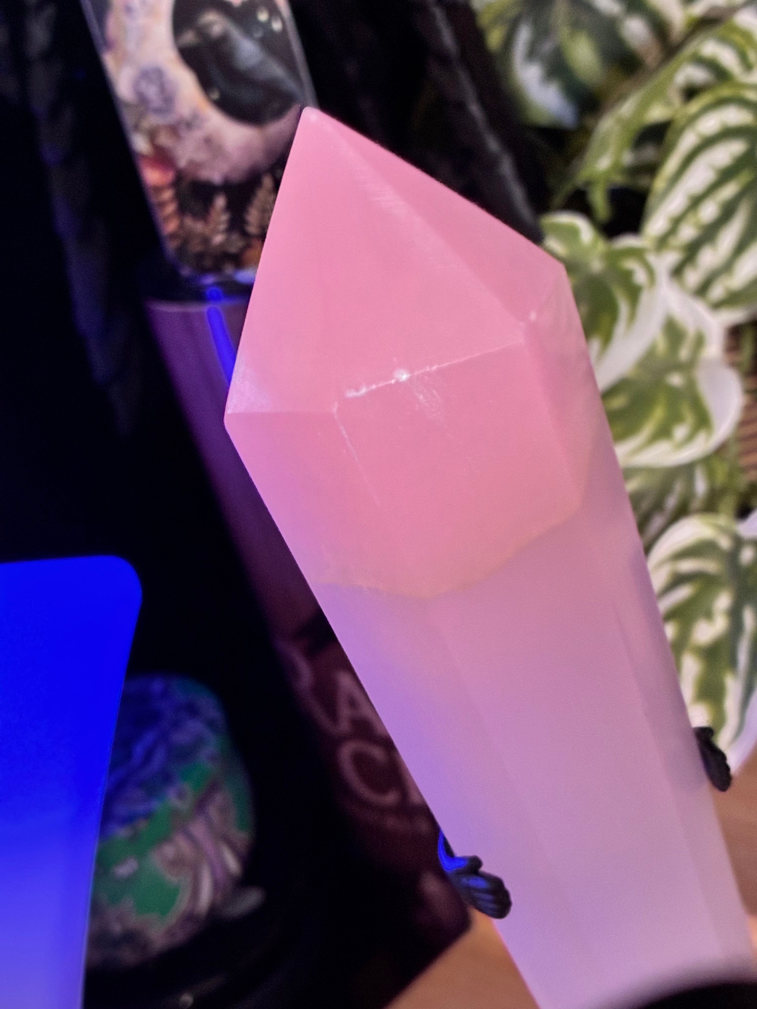 Mangano Calcite Wand w/Stand 2