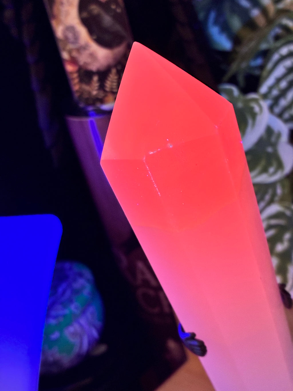 Mangano Calcite Wand w/Stand 2