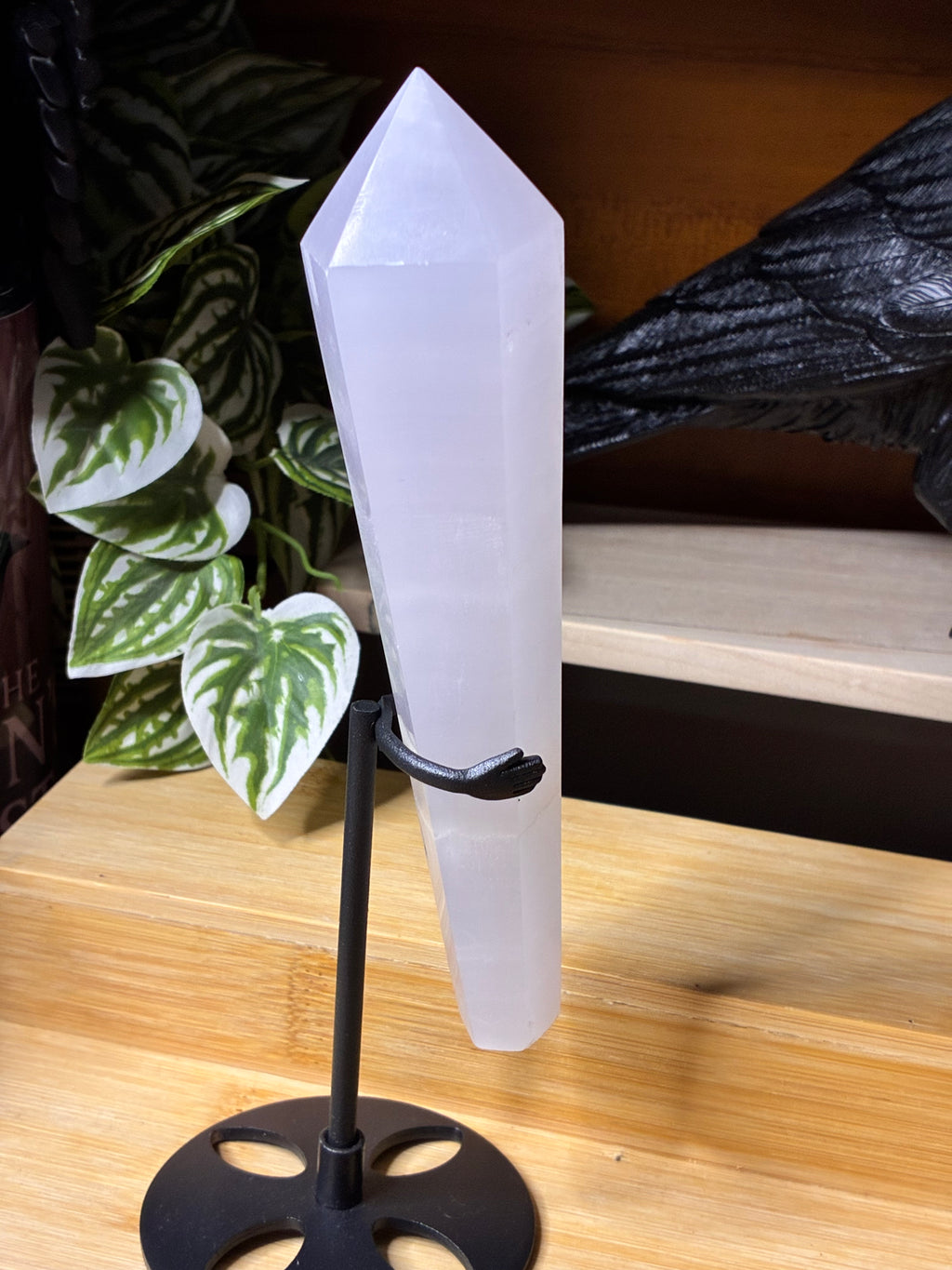 Mangano Calcite Wand w/Stand
