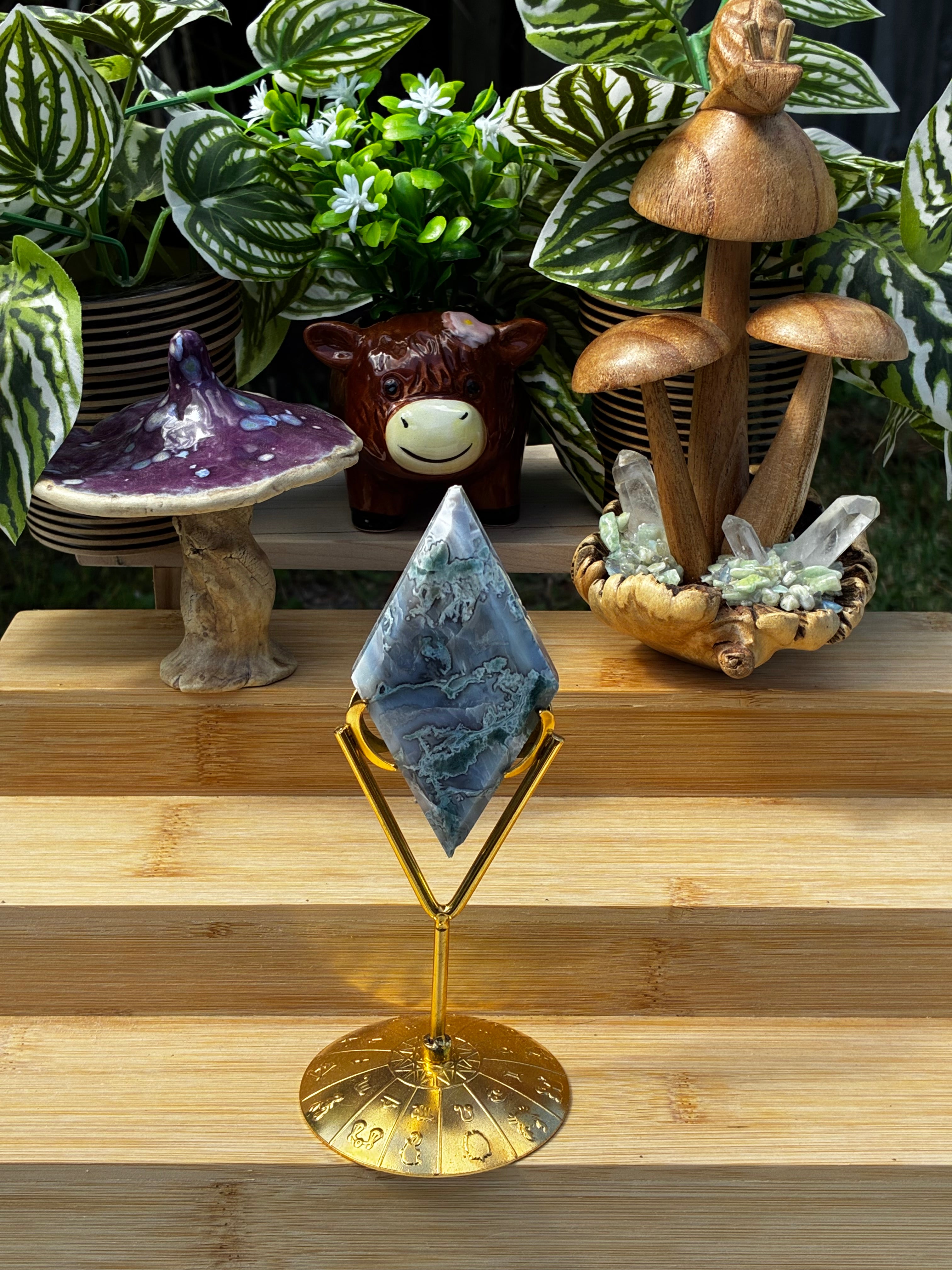 Moss Agate Rhombus w/Stand