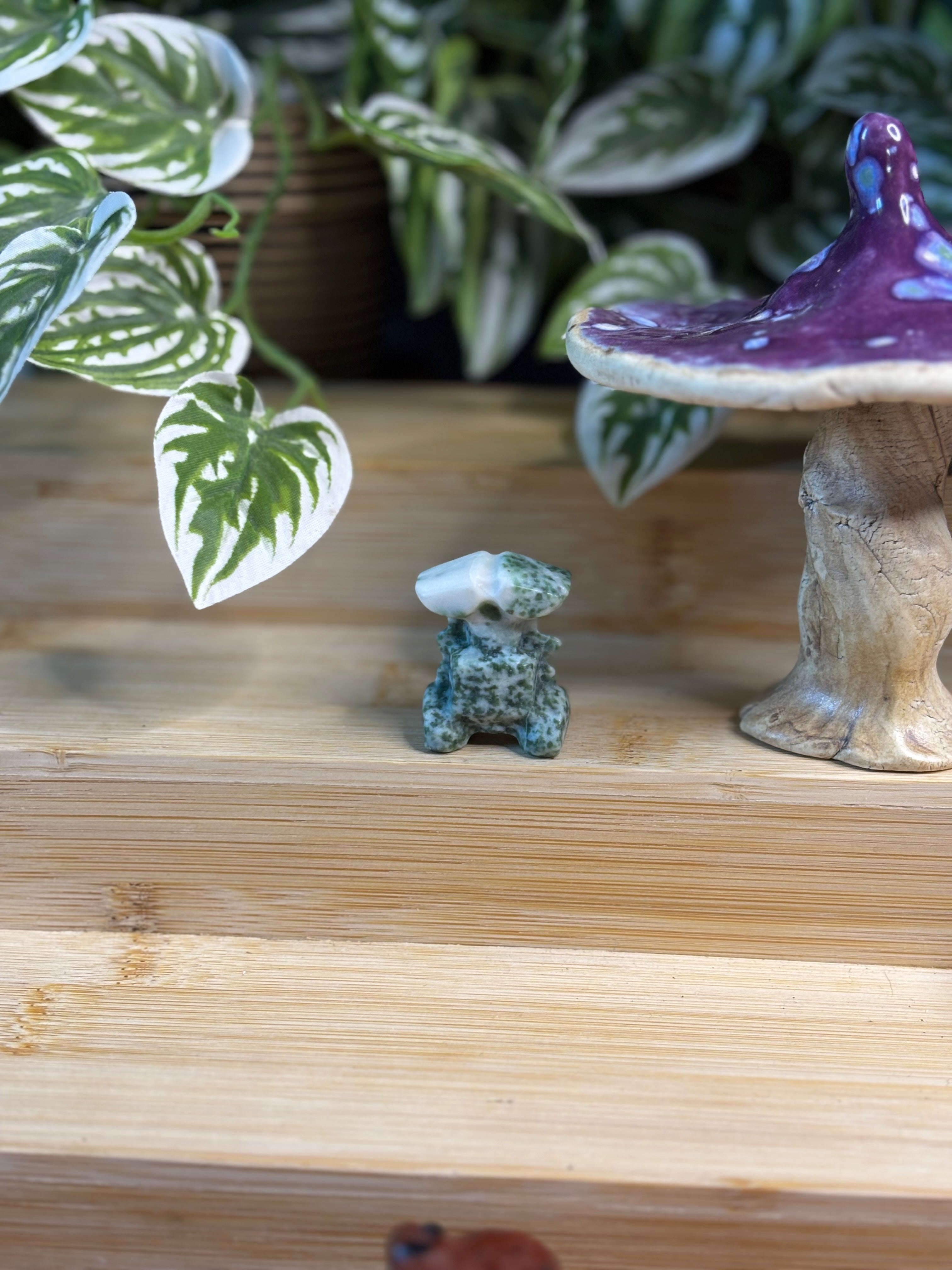 Tree Agate Wall-E Carving