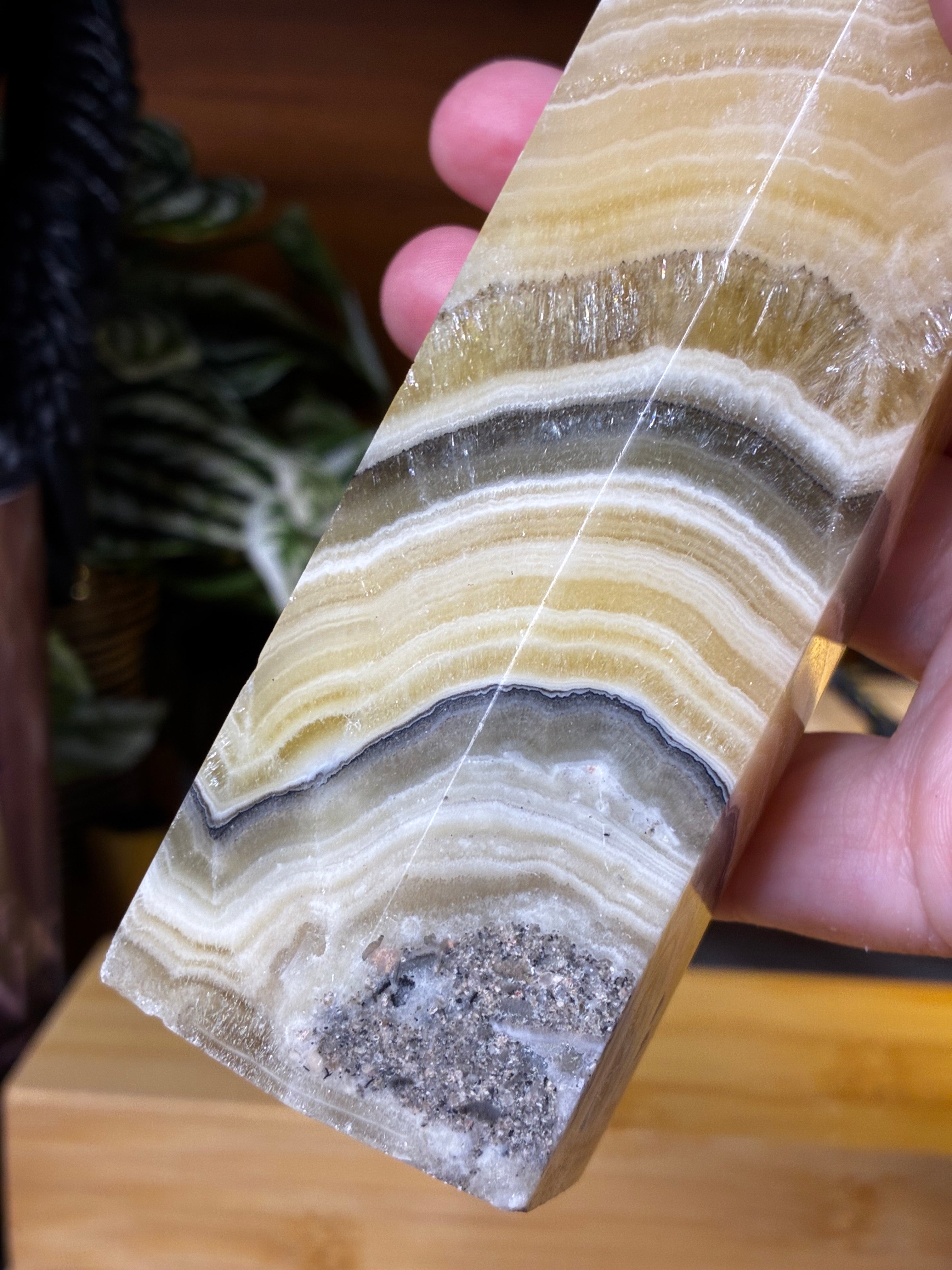 Dendritic Banded Calcite Tower