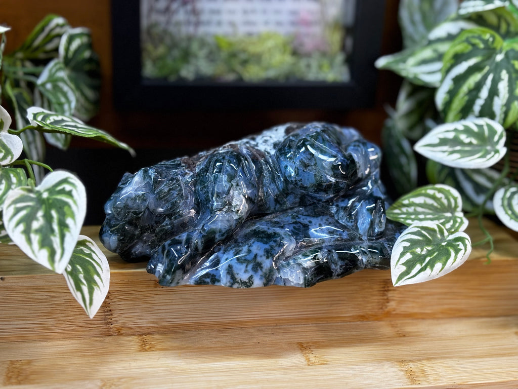 Moss Agate Tiger Carving