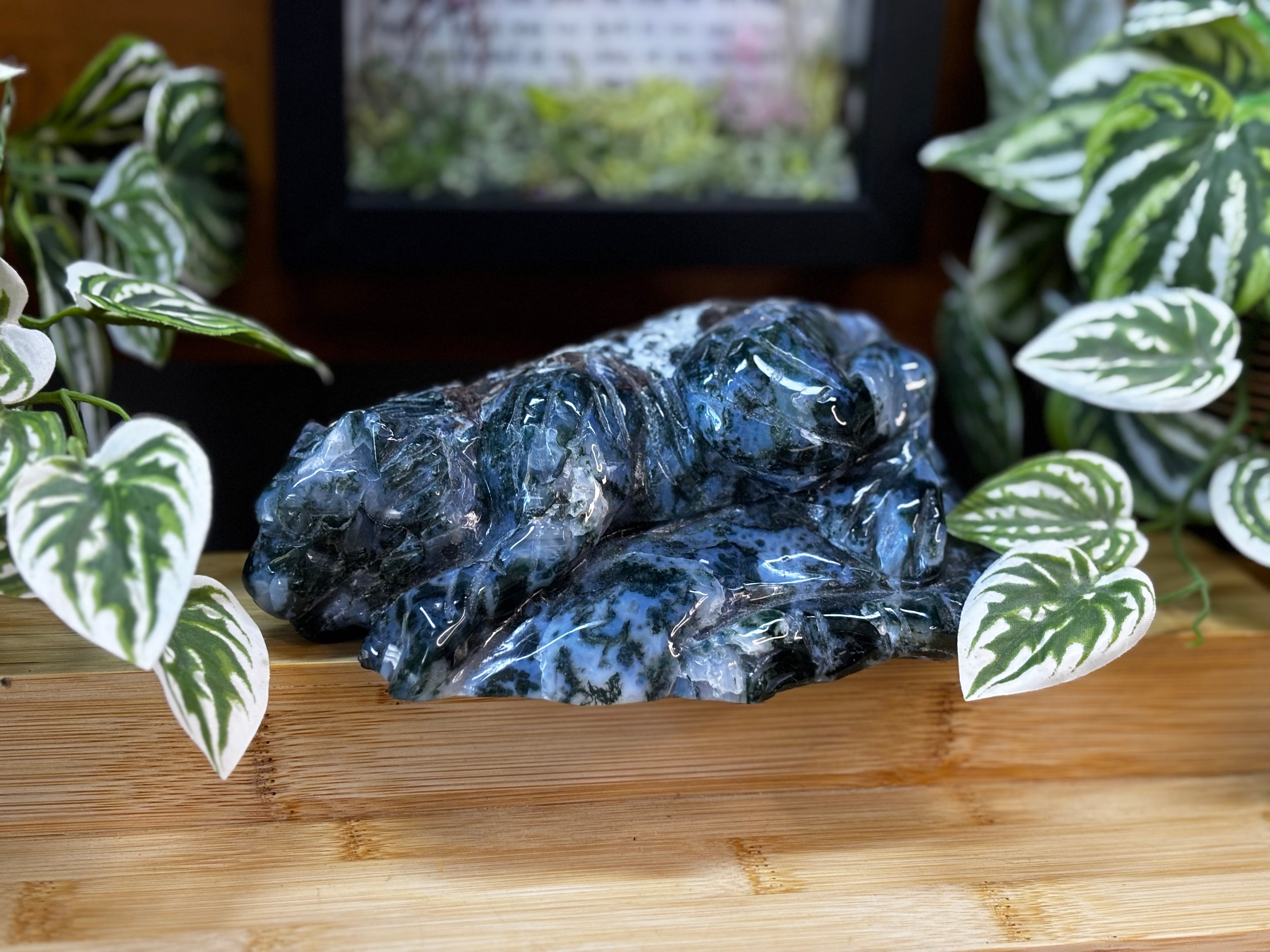 Moss Agate Tiger Carving