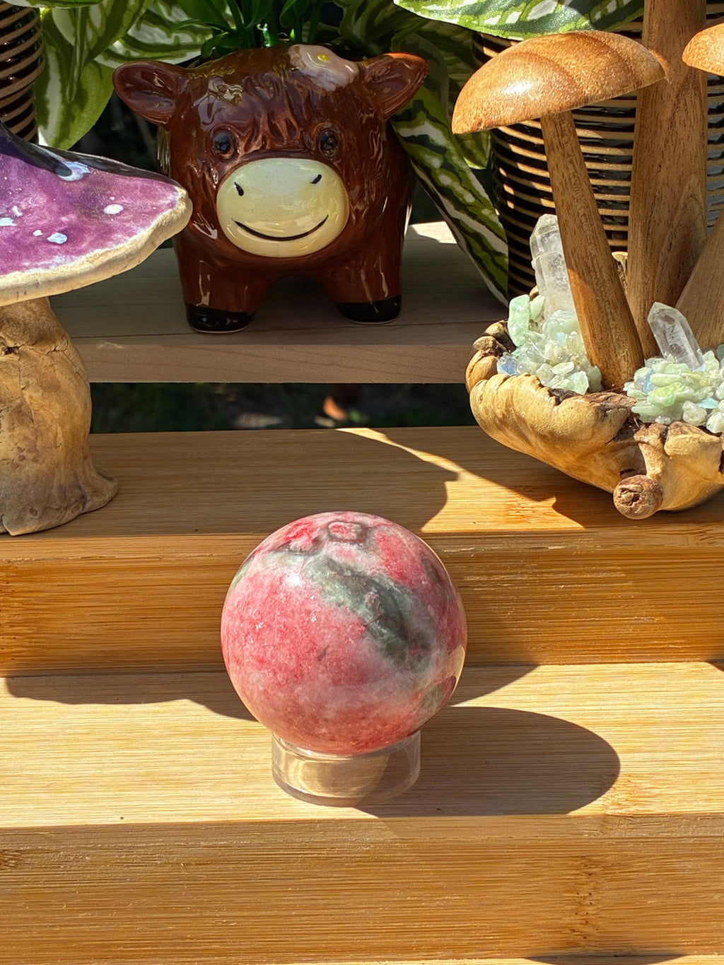 Thulite with epidote sphere