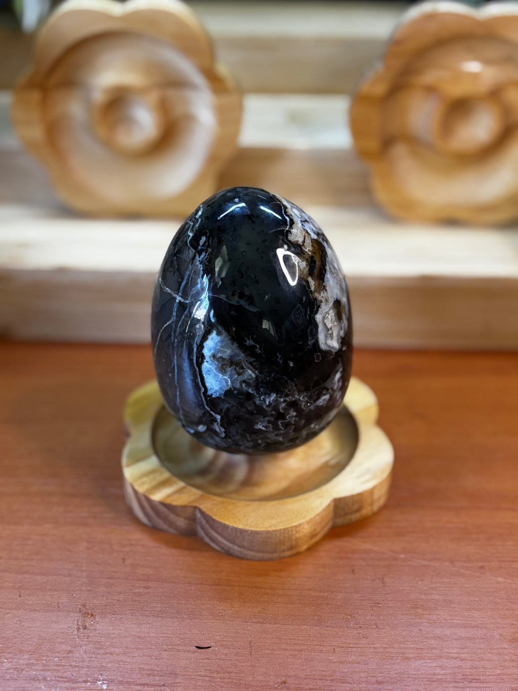 Volcano Agate Egg - Brilliant UV