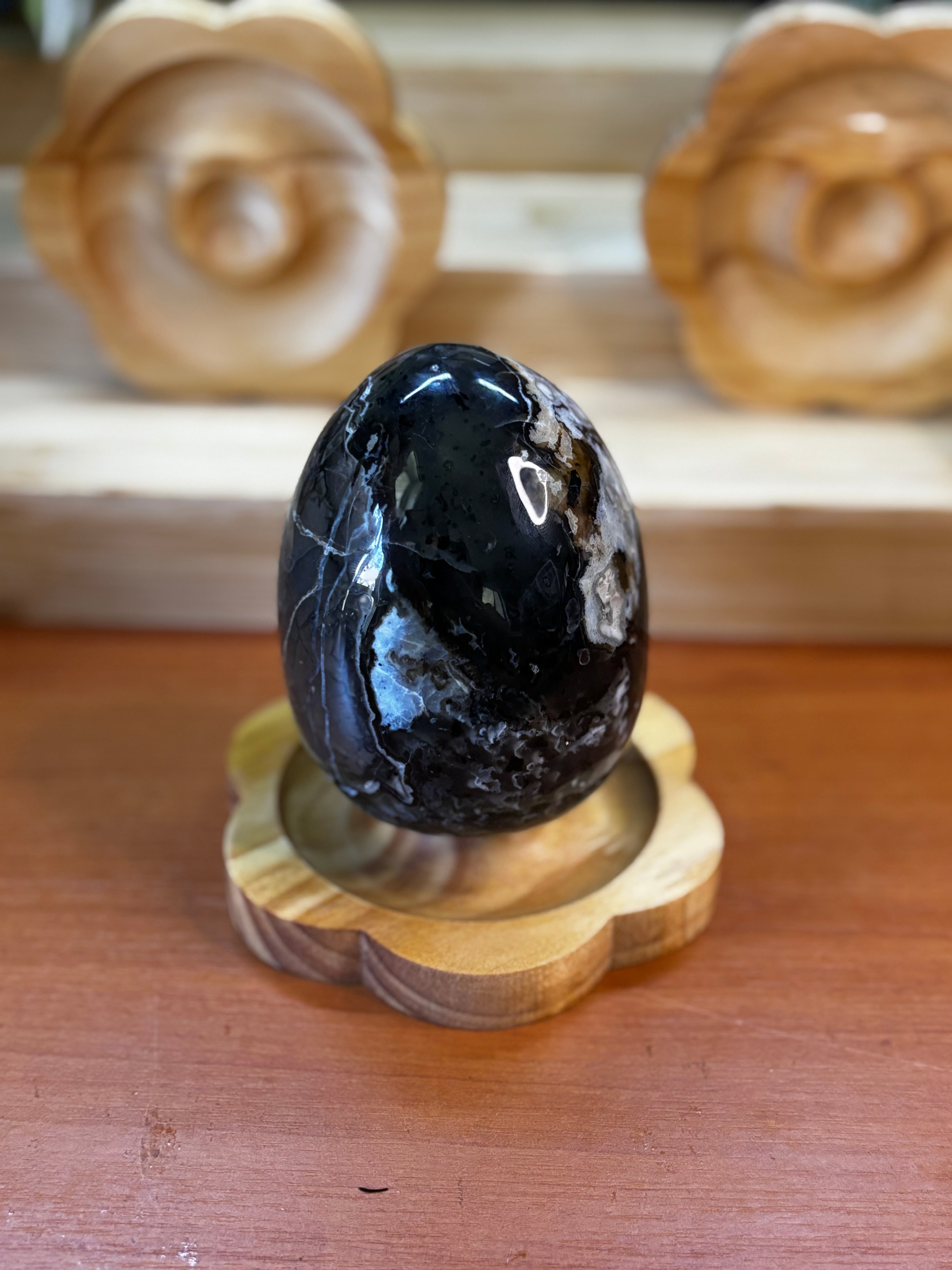 Volcano Agate Egg - Brilliant UV
