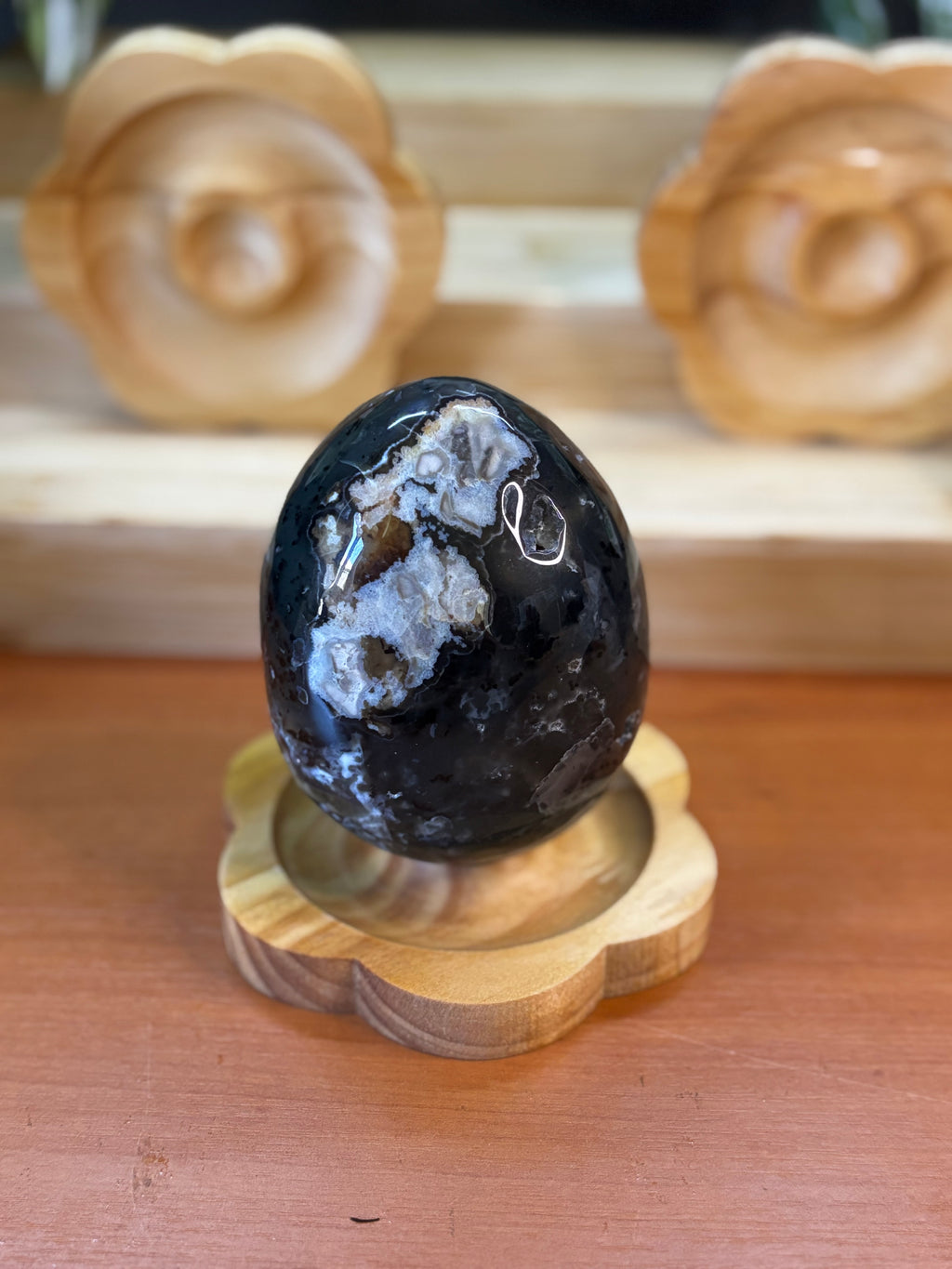 Volcano Agate Egg - Brilliant UV