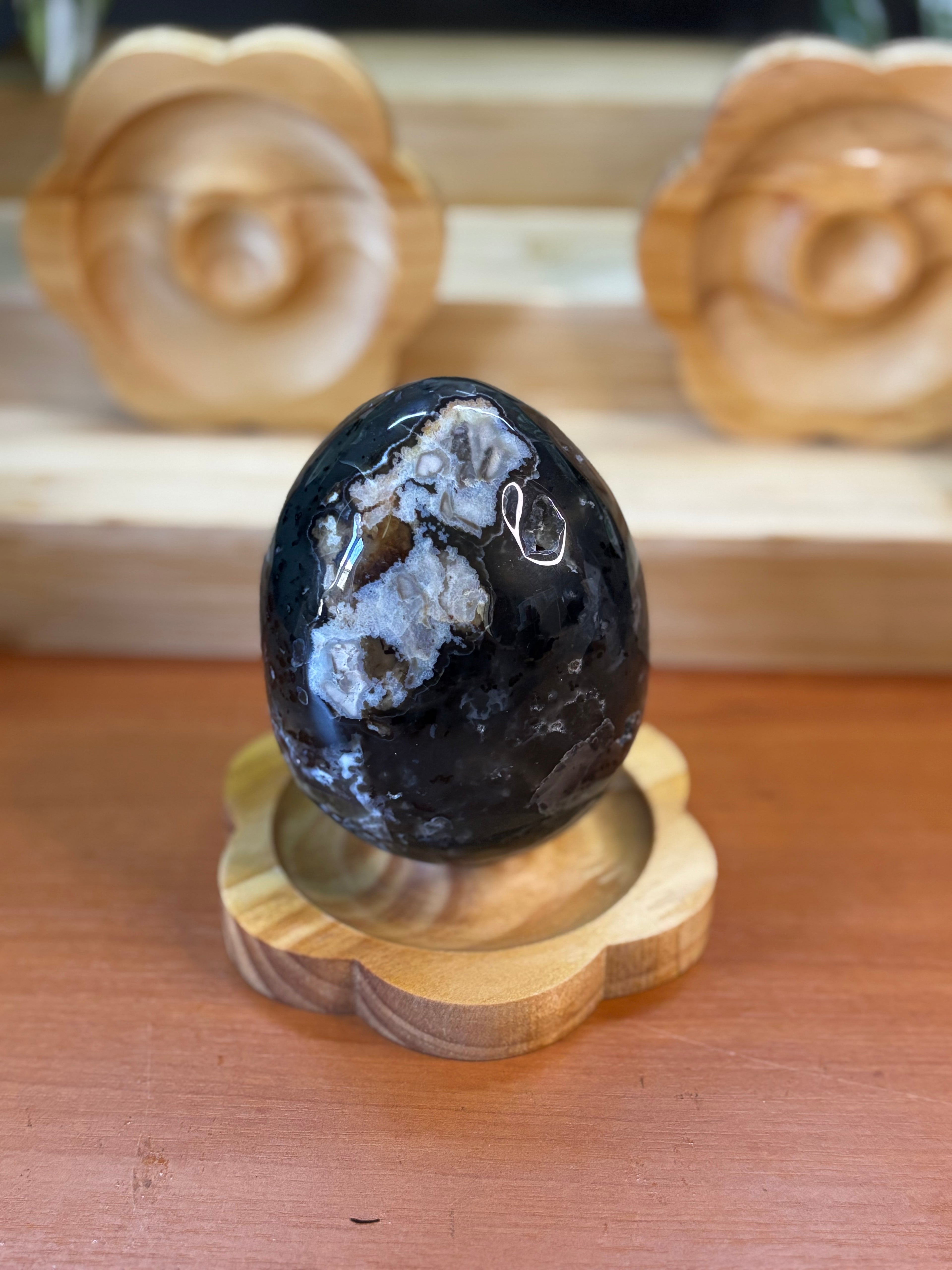 Volcano Agate Egg - Brilliant UV