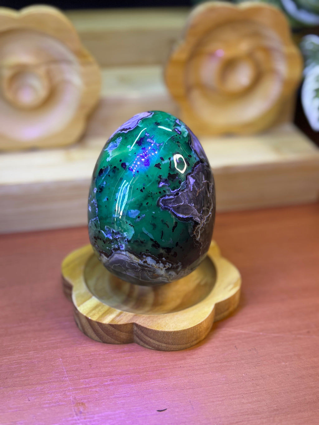 Volcano Agate Egg - Brilliant UV