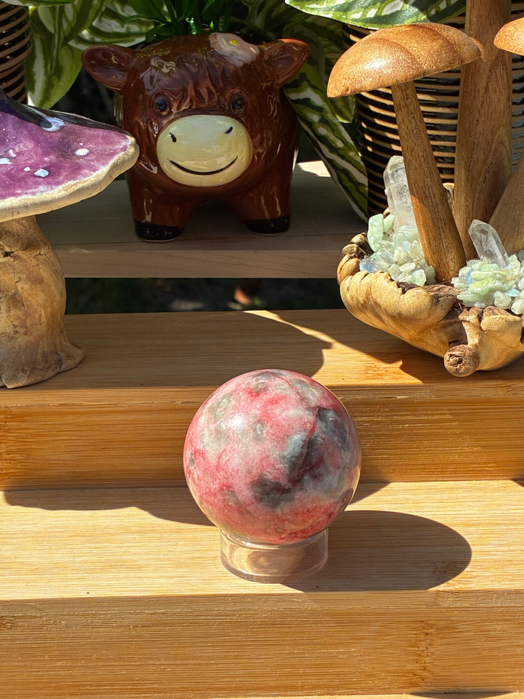 Thulite with epidote sphere