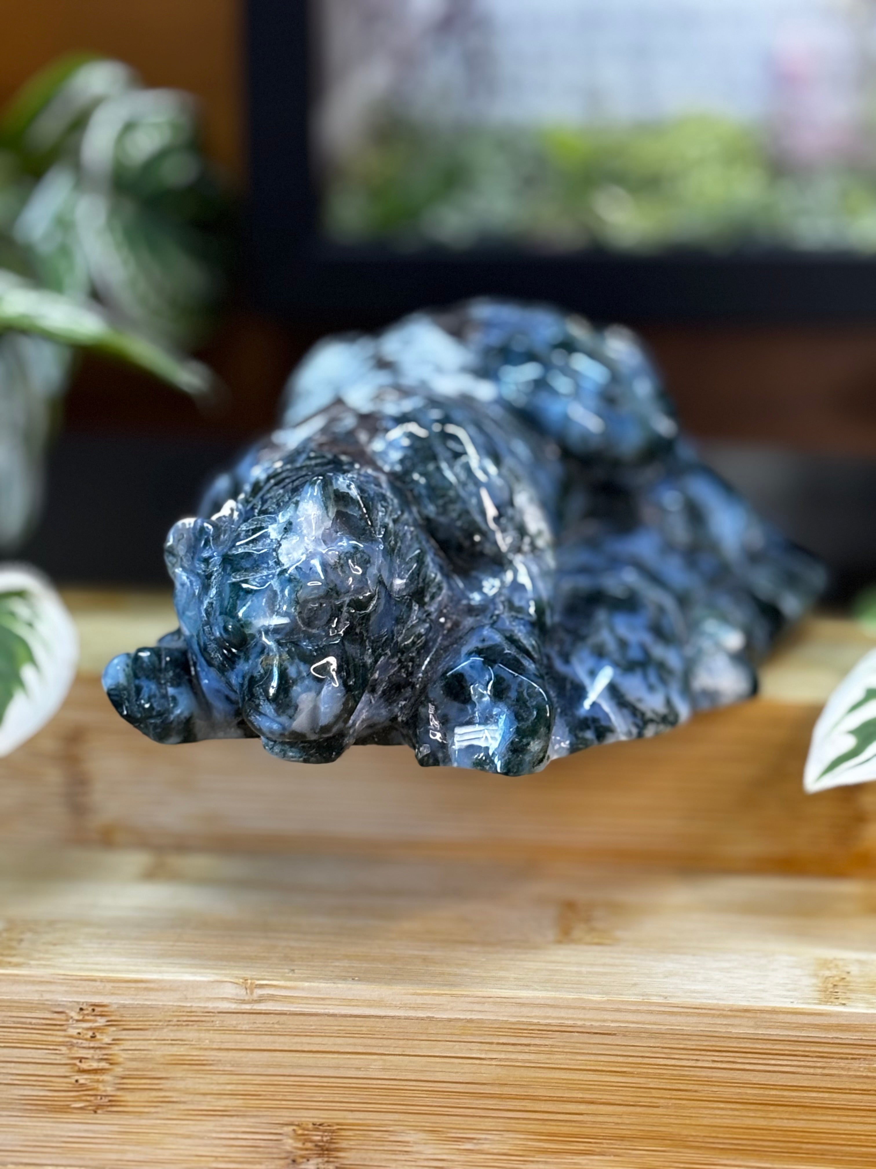 Moss Agate Tiger Carving