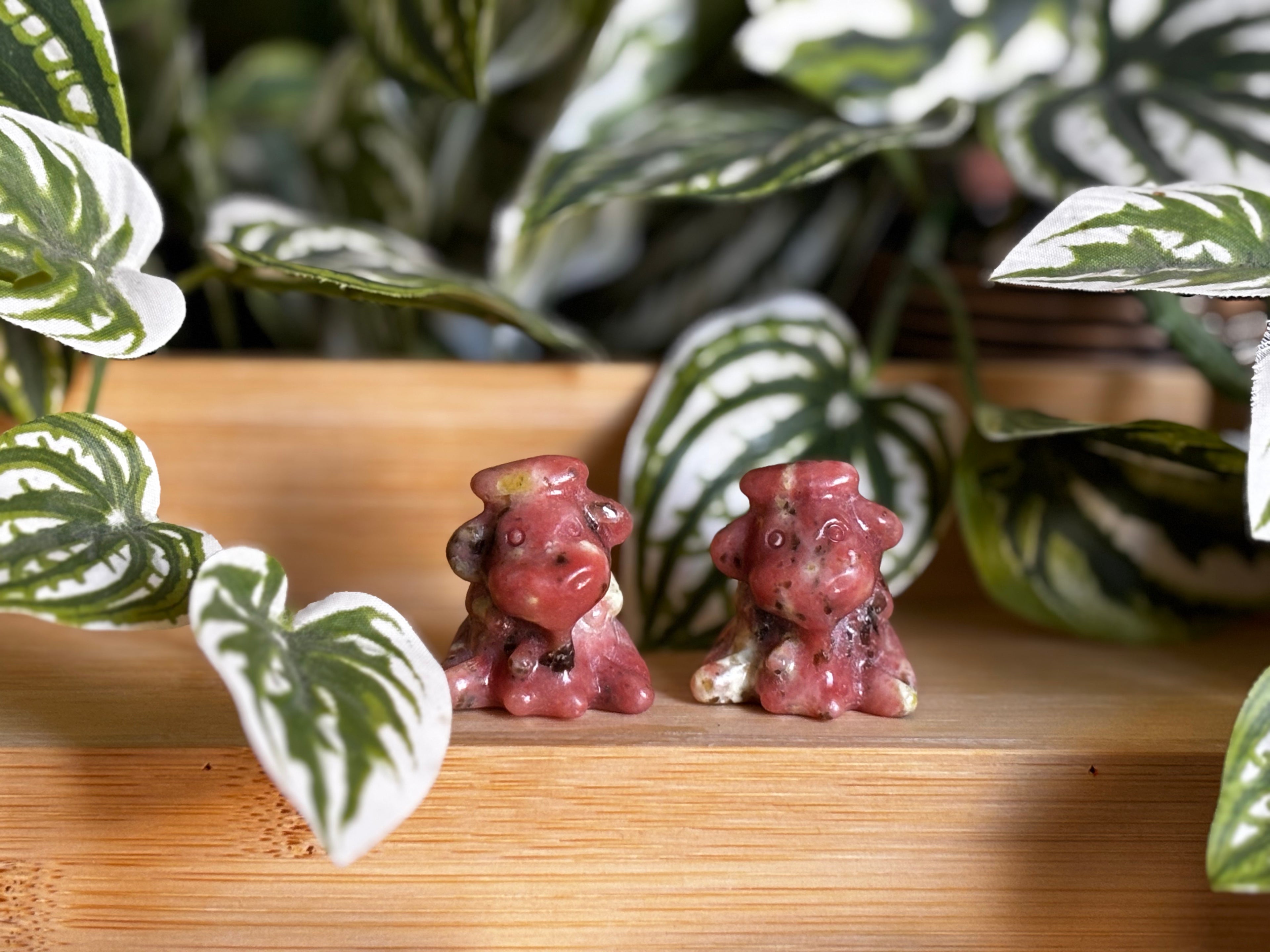 Mixed Red Aventurine & Serpentine Milking Cow Carving
