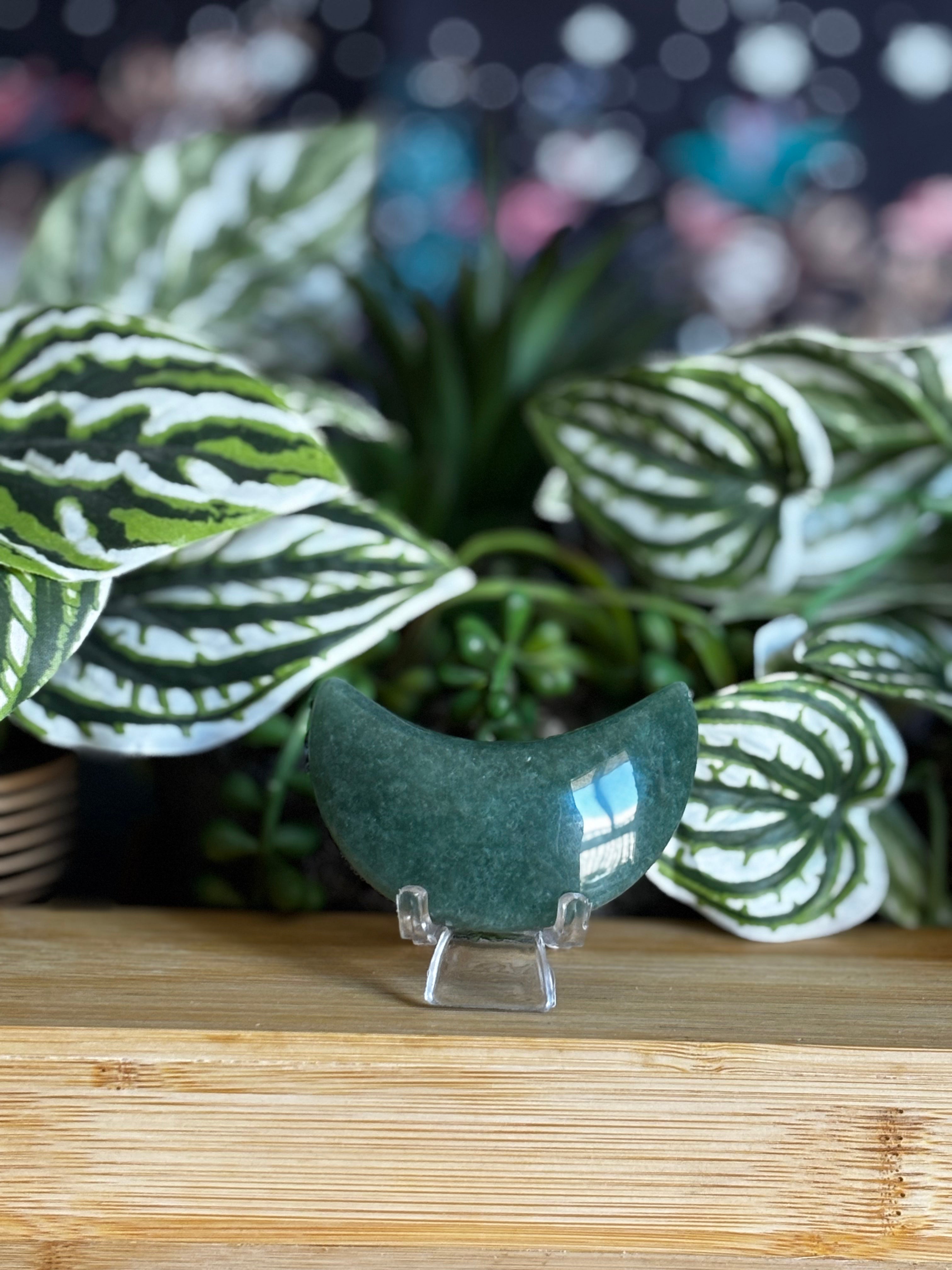 Green Strawberry Mini Moon Carving