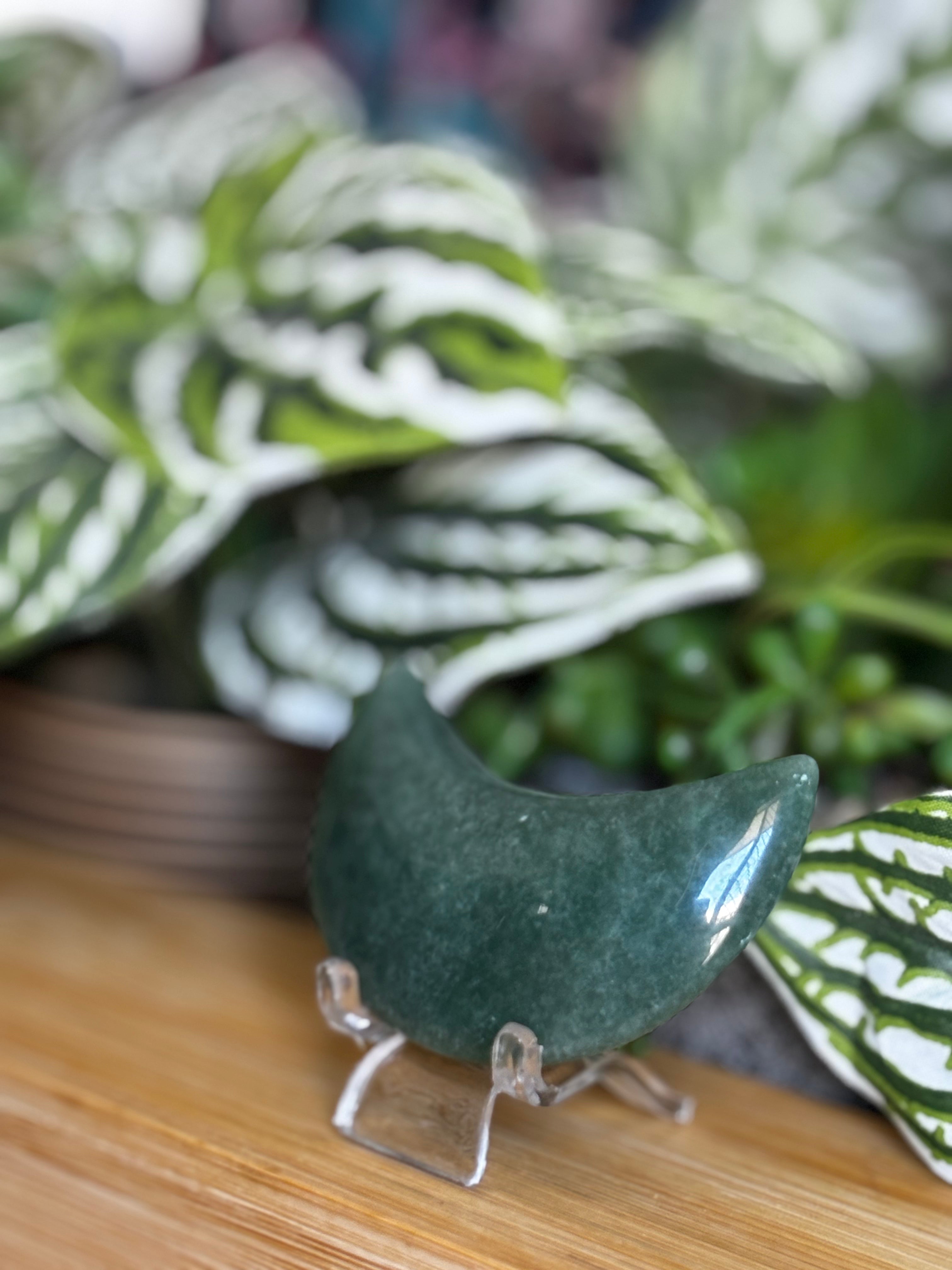 Green Strawberry Mini Moon Carving