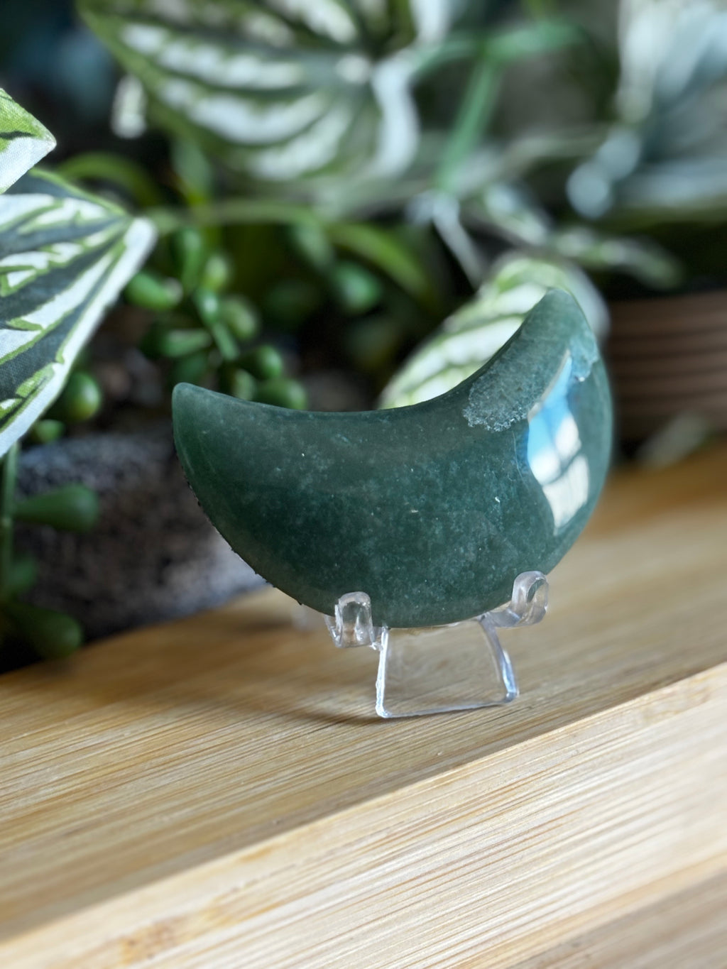 Green Strawberry Mini Moon Carving