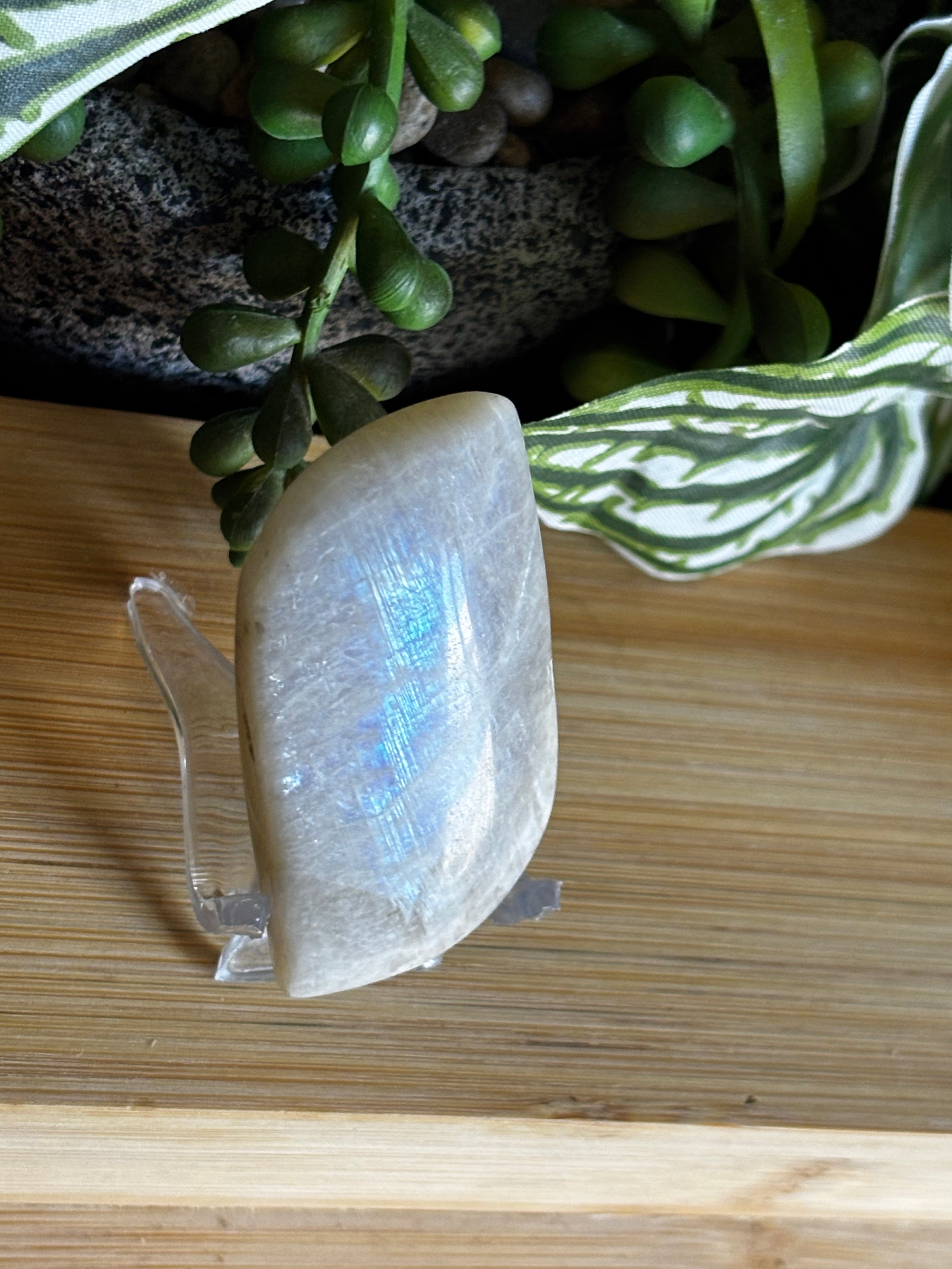 Moonstone Palm Stone