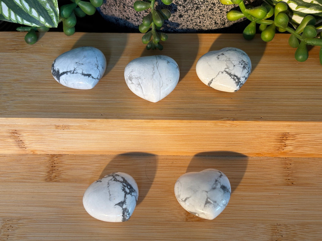 Howlite Mini Puff Hearts