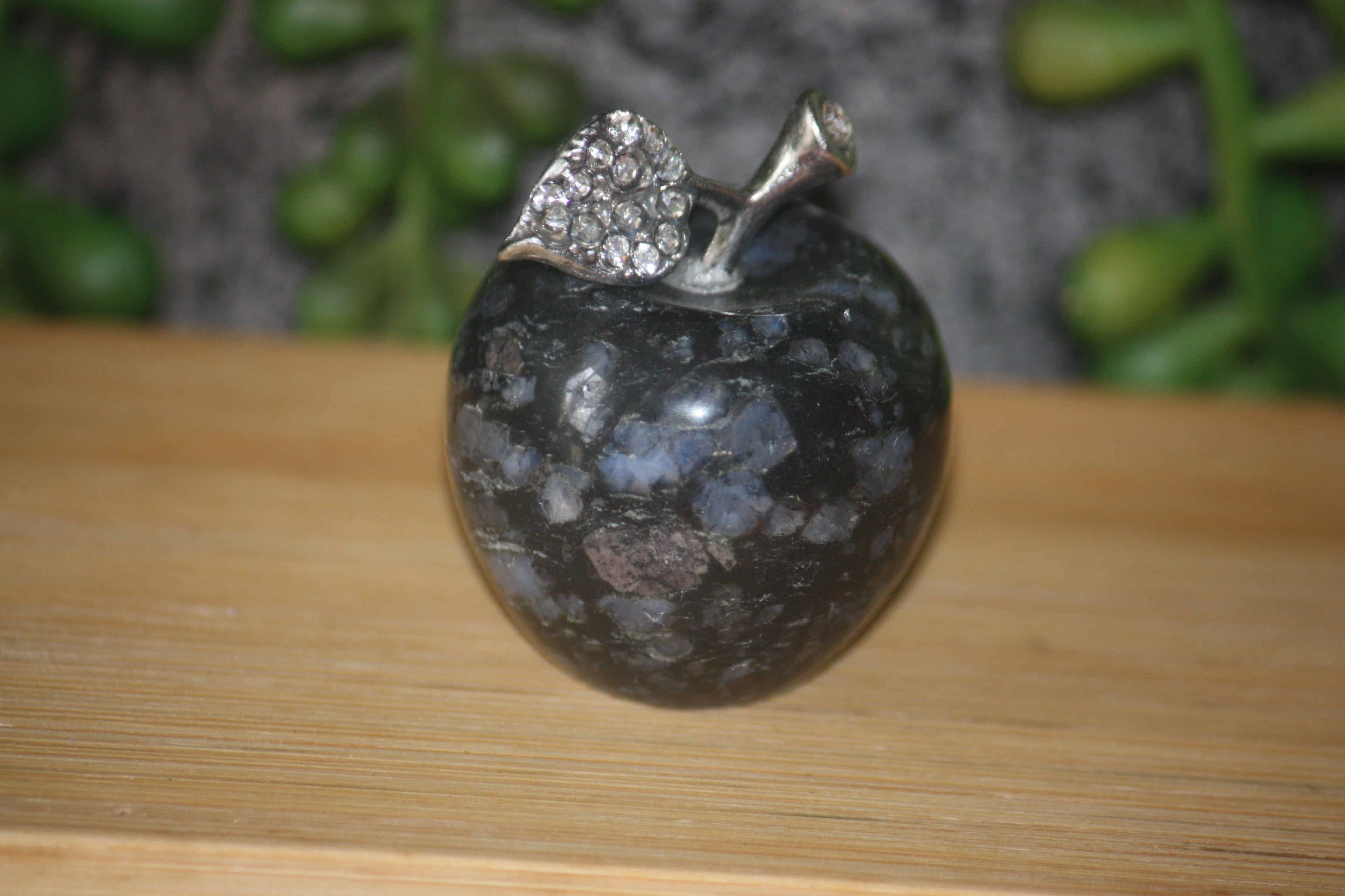 Que Sera Apple Carving